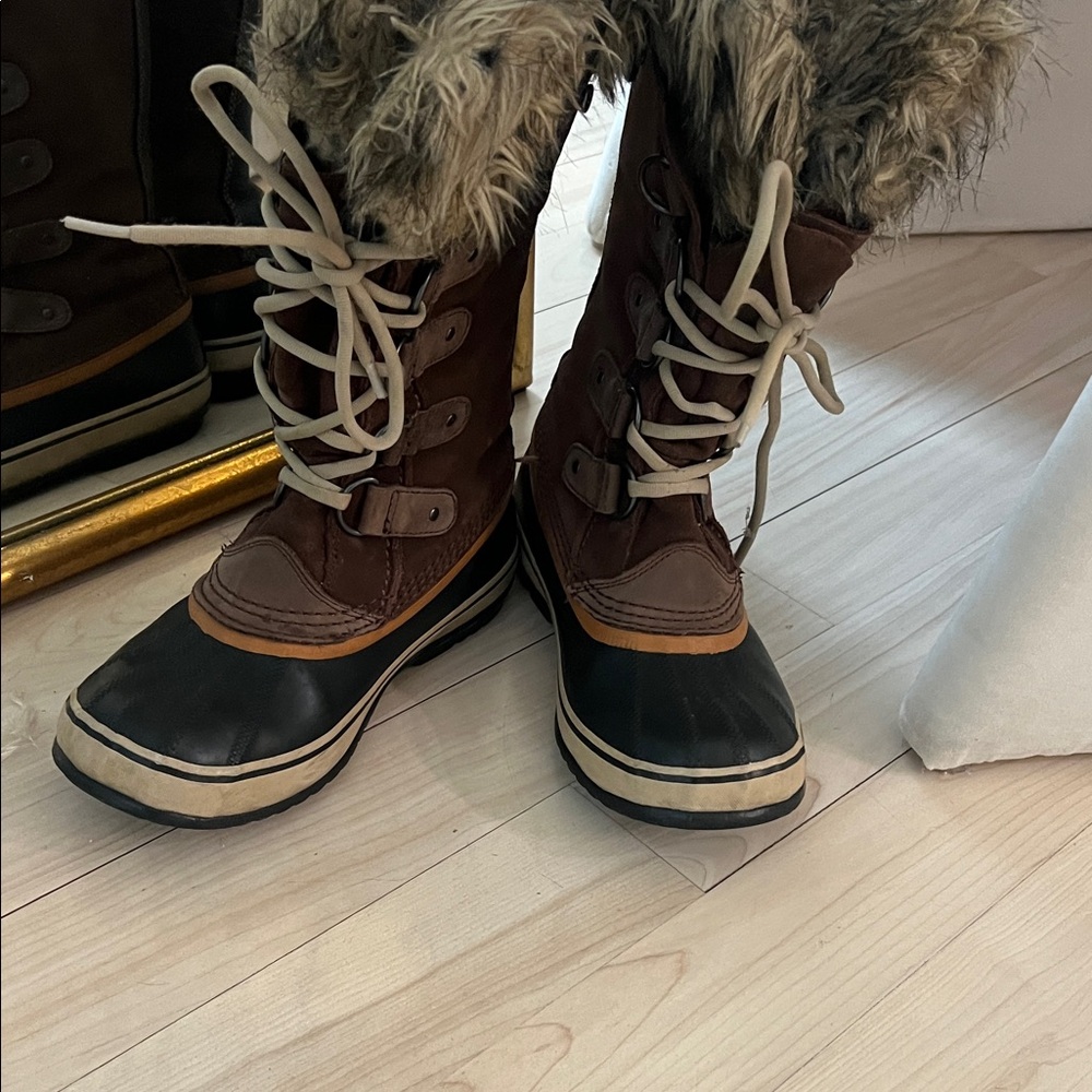 Sorel Brown and Black Winter Boots